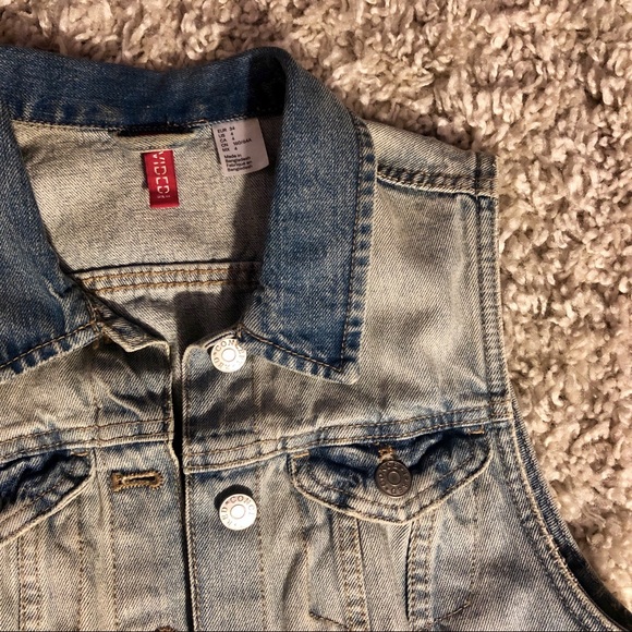 SOLD ✅ H&M light wash denim vest - Picture 2 of 3